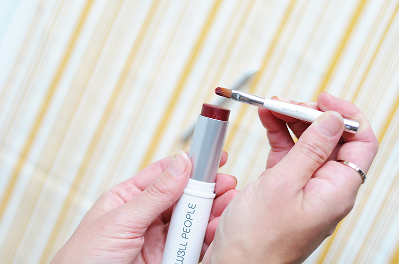 Tutorial: a beautiful fall makeup tutorial using all-natural beauty products from W3LL PEOPLE! 